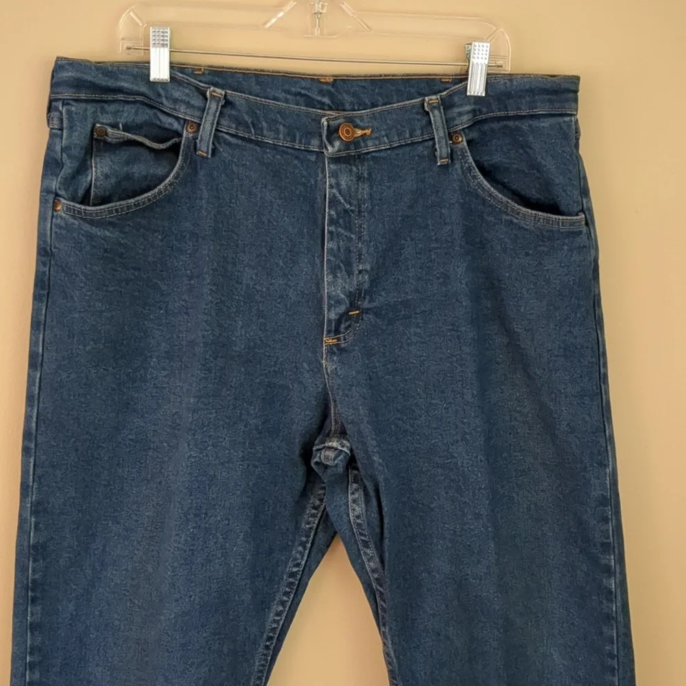 38x30 Wrangler Blue Denim Rugged Workwear Jeans Quality Basic Casual